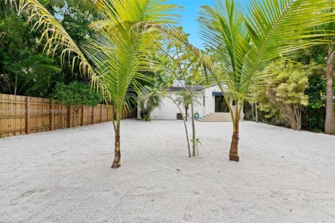 Casa en venta en Miami, Florida, 3 dormitorios, 130.81 m2 № 1845931 - foto 14