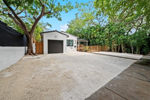 Casa en venta en Miami, Florida, 3 dormitorios, 130.81 m2 № 1845931 - foto 20