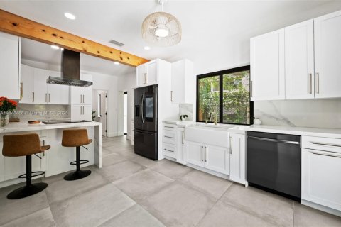 Casa en venta en Miami, Florida, 3 dormitorios, 130.81 m2 № 1845931 - foto 9