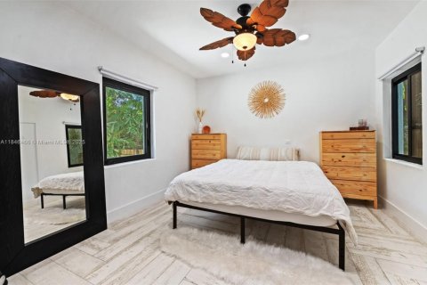 Casa en venta en Miami, Florida, 3 dormitorios, 130.81 m2 № 1845931 - foto 2