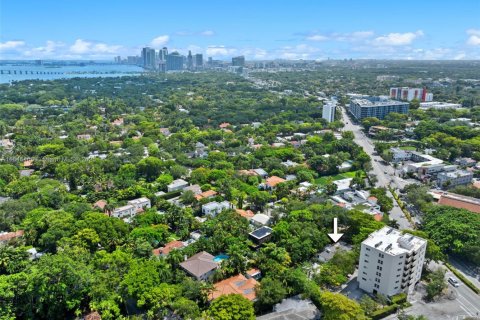 Casa en venta en Miami, Florida, 3 dormitorios, 130.81 m2 № 1845931 - foto 18