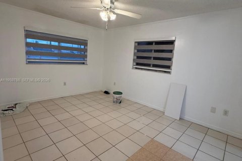Condominio en alquiler en Miami, Florida, 2 dormitorios, 77.85 m2 № 2019996 - foto 28
