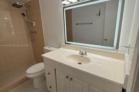 Condominio en alquiler en Miami, Florida, 2 dormitorios, 77.85 m2 № 2019996 - foto 17
