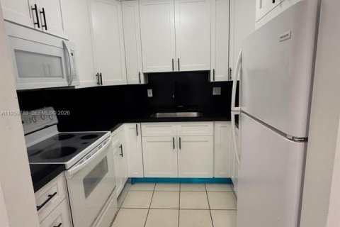 Condominio en alquiler en Miami, Florida, 2 dormitorios, 77.85 m2 № 2019996 - foto 29