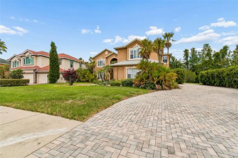 Casa en venta en Tampa, Florida, 5 dormitorios, 394.65 m2 № 2150661 - foto 3