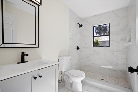 House in Tampa, Florida 4 bedrooms, 94.39 sq.m. № 1837940 - photo 12