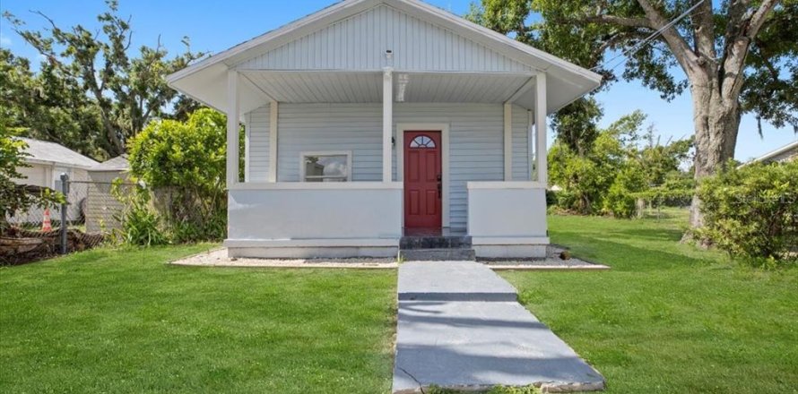 House in Tampa, Florida 4 bedrooms, 94.39 sq.m. № 1837940