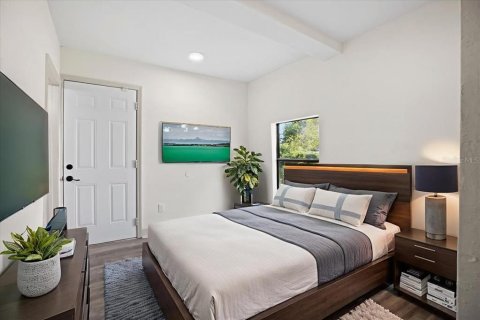 House in Tampa, Florida 4 bedrooms, 94.39 sq.m. № 1837940 - photo 5