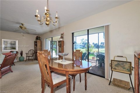 Condo in Fort Myers, Florida, 2 bedrooms  № 2003436 - photo 12