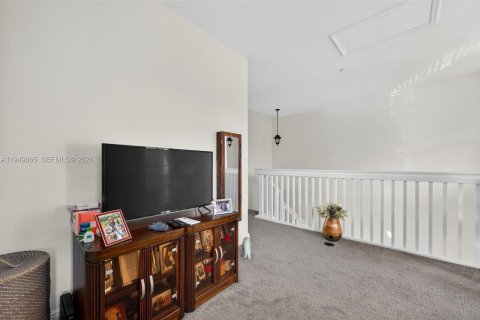 Townhouse in Pembroke Pines, Florida 3 bedrooms, 178.74 sq.m. № 2183945 - photo 19