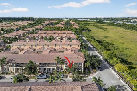 Townhouse in Pembroke Pines, Florida 3 bedrooms, 178.74 sq.m. № 2183945 - photo 27