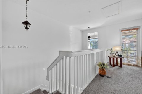 Townhouse in Pembroke Pines, Florida 3 bedrooms, 178.74 sq.m. № 2183945 - photo 18