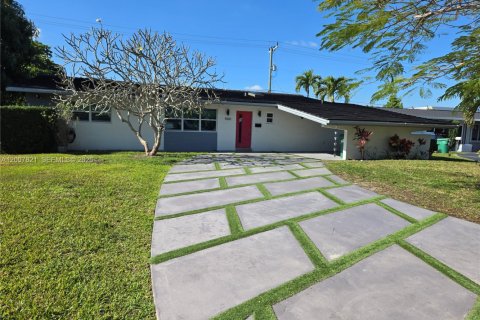 House in Palmetto Bay, Florida 3 bedrooms, 140.47 sq.m. № 2075701