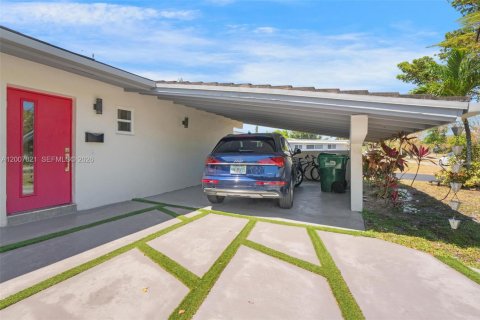 House in Palmetto Bay, Florida 3 bedrooms, 140.47 sq.m. № 2075701 - photo 24