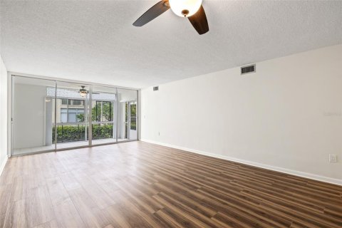 Condo in Clearwater, Florida, 2 bedrooms  № 1252008 - photo 17