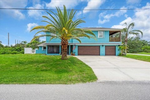 Villa ou maison à vendre à Punta Gorda, Floride: 4 chambres, 316.52 m2 № 2135241 - photo 2