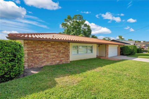 House in Orlando, Florida 3 bedrooms, 214.33 sq.m. № 1656770 - photo 28