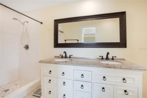 House in Orlando, Florida 3 bedrooms, 214.33 sq.m. № 1656770 - photo 11