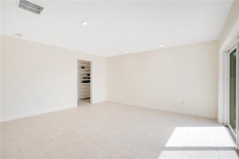 House in Orlando, Florida 3 bedrooms, 214.33 sq.m. № 1656770 - photo 15