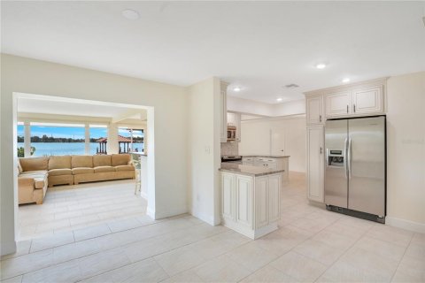House in Orlando, Florida 3 bedrooms, 214.33 sq.m. № 1656770 - photo 30