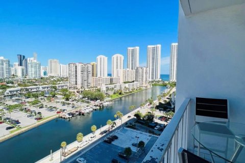 Condominio en venta en Sunny Isles Beach, Florida, 1 dormitorio, 70.79 m2 № 1860070 - foto 6