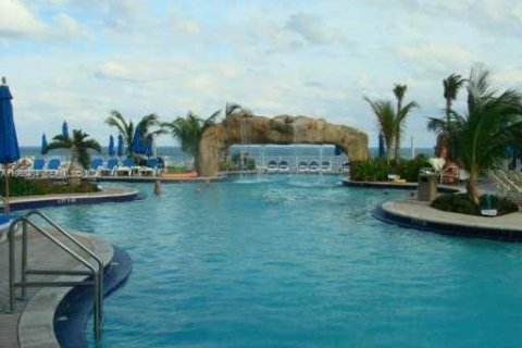 Condominio en venta en Sunny Isles Beach, Florida, 51.19 m2 № 2081214 - foto 9