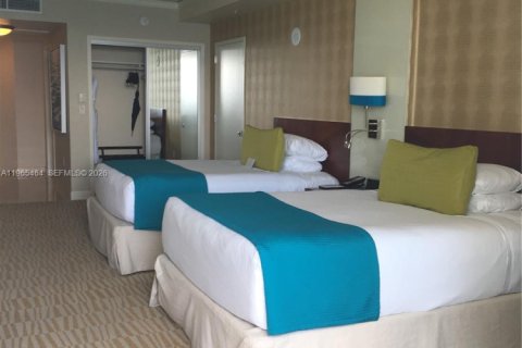 Condominio en venta en Sunny Isles Beach, Florida, 51.19 m2 № 2081214 - foto 6