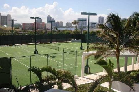 Condominio en venta en Sunny Isles Beach, Florida, 51.19 m2 № 2081214 - foto 11