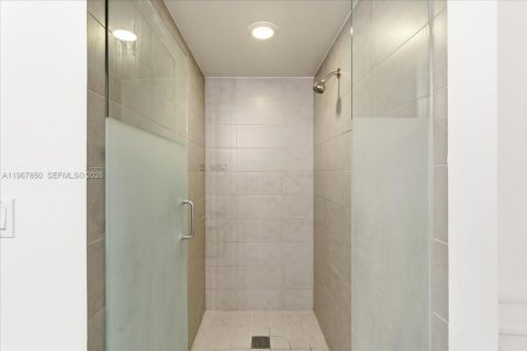 Купить кондоминиум в Майами, Флорида 2 спальни, 104.14м2, № 2174379 - фото 21