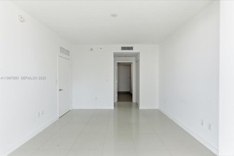 Купить кондоминиум в Майами, Флорида 2 спальни, 104.14м2, № 2174379 - фото 18