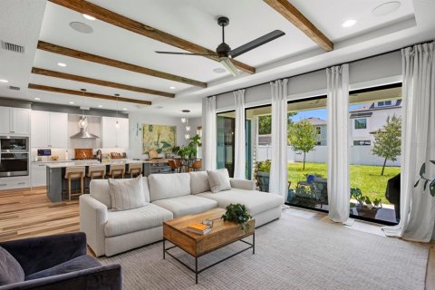 House in Tampa, Florida 5 bedrooms, 333.33 sq.m. № 1795493 - photo 6