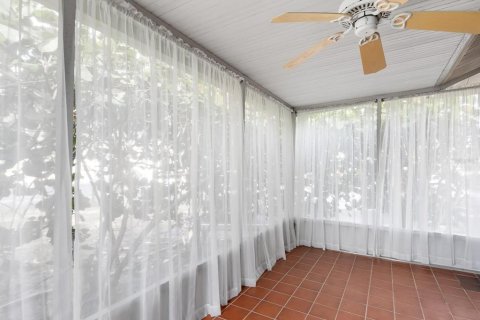 Villa ou maison à vendre à Sarasota, Floride: 2 chambres, 86.96 m2 № 1686455 - photo 13