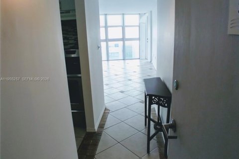 Copropriété à louer à Miami Beach, Floride: 1 chambre, 69.68 m2 № 2025785 - photo 10