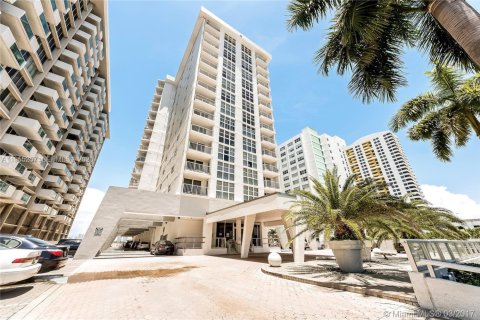 Copropriété à louer à Miami Beach, Floride: 1 chambre, 69.68 m2 № 2025785 - photo 24