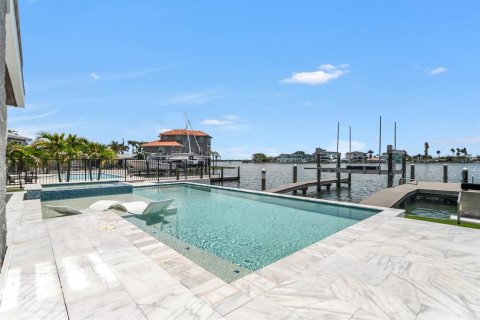 Casa en venta en Madeira Beach, Florida, 4 dormitorios, 314.38 m2 № 1782499 - foto 7
