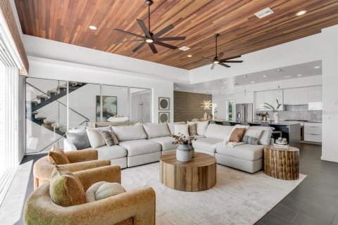 Casa en venta en Madeira Beach, Florida, 4 dormitorios, 314.38 m2 № 1782499 - foto 28