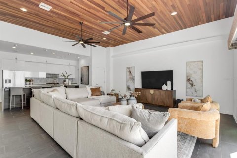 Casa en venta en Madeira Beach, Florida, 4 dormitorios, 314.38 m2 № 1782499 - foto 29