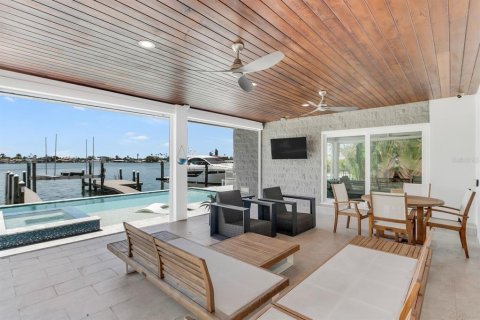 Casa en venta en Madeira Beach, Florida, 4 dormitorios, 314.38 m2 № 1782499 - foto 9