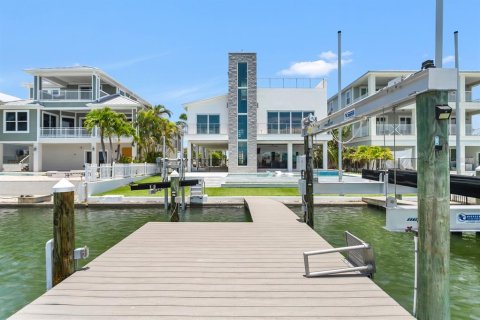 Casa en venta en Madeira Beach, Florida, 4 dormitorios, 314.38 m2 № 1782499 - foto 14