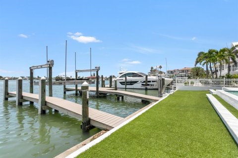 Casa en venta en Madeira Beach, Florida, 4 dormitorios, 314.38 m2 № 1782499 - foto 12