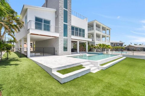 Casa en venta en Madeira Beach, Florida, 4 dormitorios, 314.38 m2 № 1782499 - foto 20