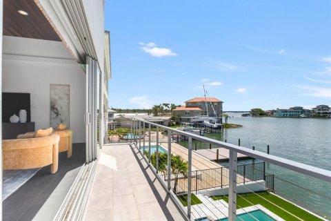 Casa en venta en Madeira Beach, Florida, 4 dormitorios, 314.38 m2 № 1782499 - foto 17