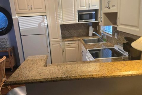 Apartment in Lauderdale-by-the-Sea, Florida 2 bedrooms, 92.9 sq.m. № 2265766 - photo 3
