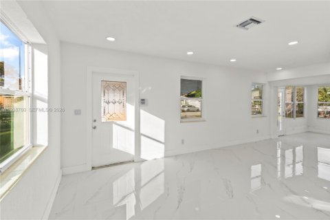 Villa ou maison à louer à West Park, Floride: 3 chambres, 108.14 m2 № 1996693 - photo 12