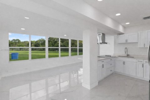 Villa ou maison à louer à West Park, Floride: 3 chambres, 108.14 m2 № 1996693 - photo 8