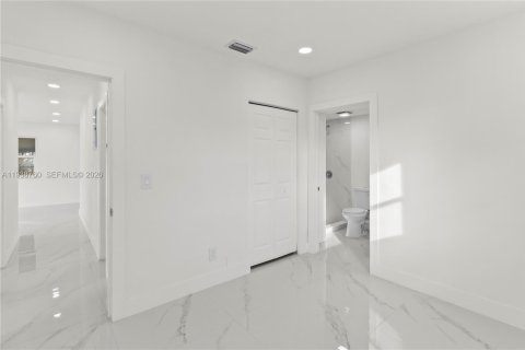 Villa ou maison à louer à West Park, Floride: 3 chambres, 108.14 m2 № 1996693 - photo 25