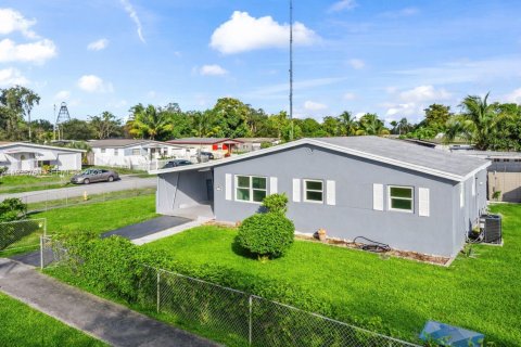 Villa ou maison à louer à West Park, Floride: 3 chambres, 108.14 m2 № 1996693 - photo 14