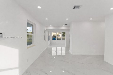 Villa ou maison à louer à West Park, Floride: 3 chambres, 108.14 m2 № 1996693 - photo 13