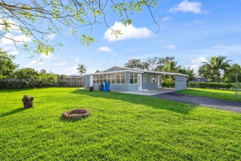 Villa ou maison à louer à West Park, Floride: 3 chambres, 108.14 m2 № 1996693 - photo 2