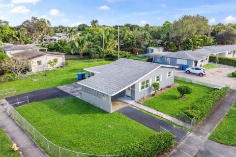 Villa ou maison à West Park, Floride 3 chambres, 108.14 m2 № 1996693